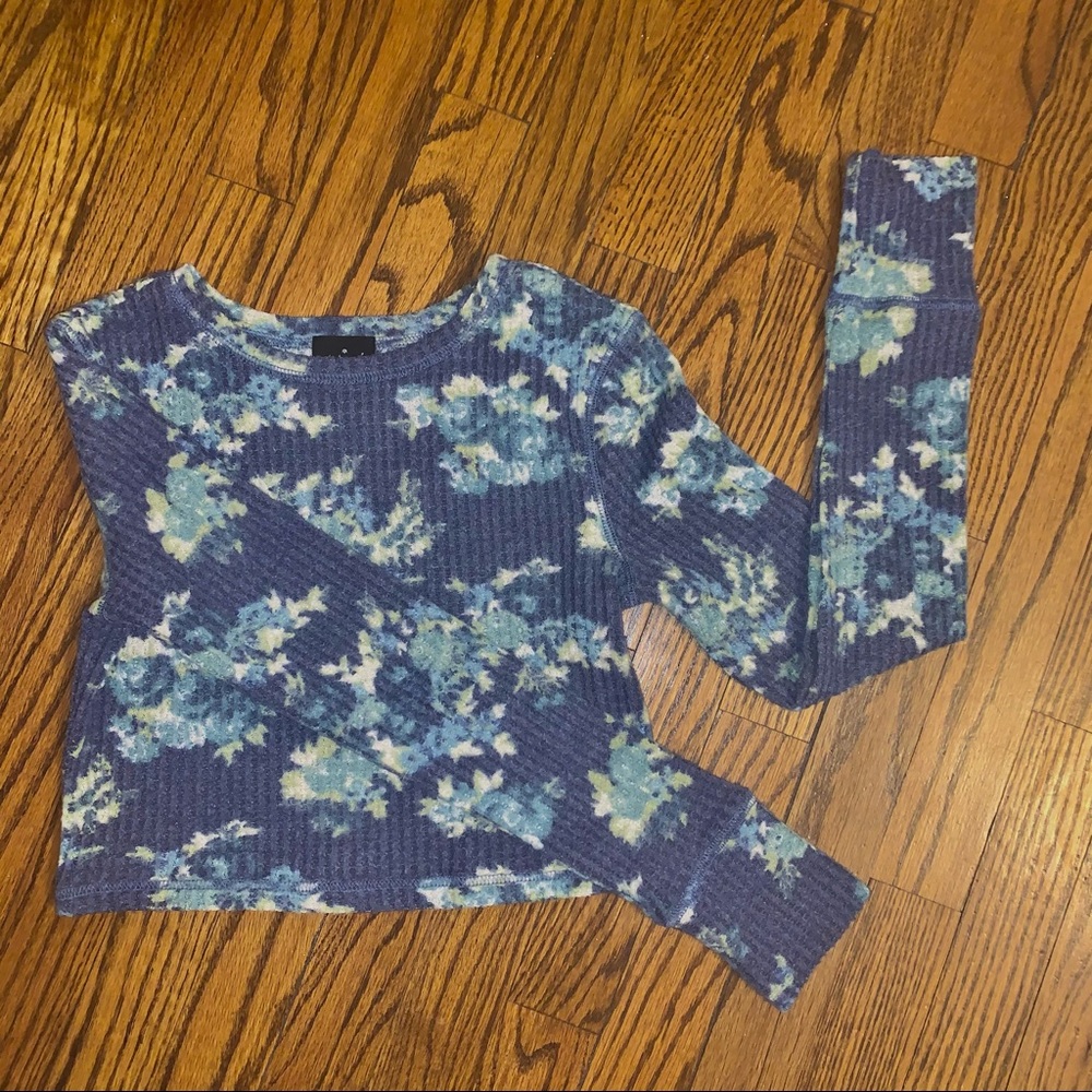 FLORAL NAVY CROPPED LONG SLEEVE SHIRT